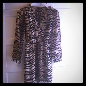 NWOT M Tiger striped silky sleep romper by Venus